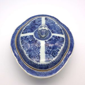 Fitzhugh Pattern Oval Covered Dish