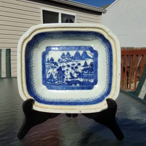 18th/ 19th Century Chinese Export Blue and White Serving Dish