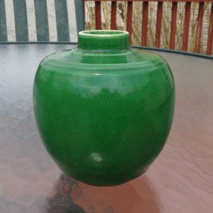 16世纪中国绿色裂纹釉花瓶