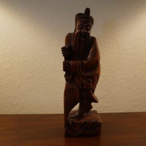 Antique chinois sculpté à la main Figure en bois d’un pêcheur