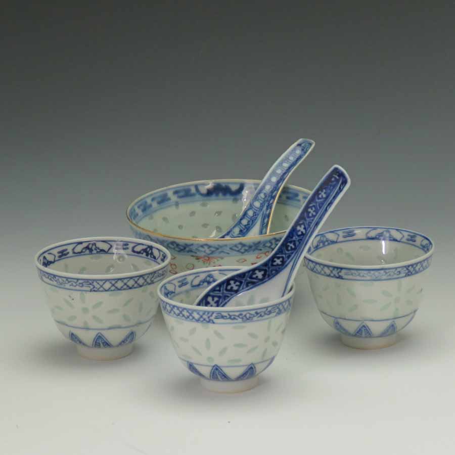 FOUR RICE PATTERN CHINESE CERAMIC SPOONS 