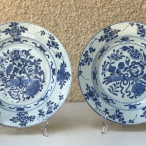 18ème C paire de grandes (Ø27,5CM) Porcelaine Bleue et Blanche Chinoise