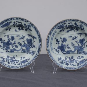 Pair of 18th century Kangxi Period Chinese porcelain scroll plates