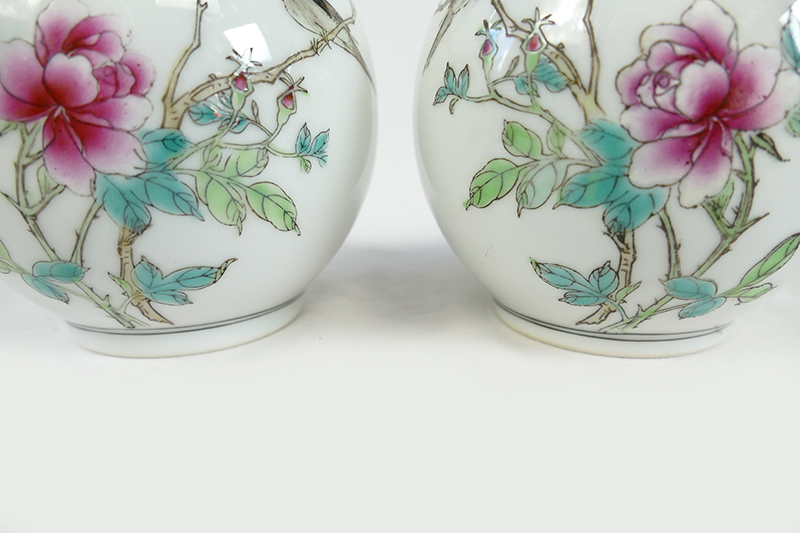 PROC - couple vases detail