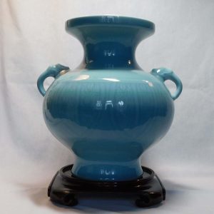 Kangxi anhua zadou Tianlan ( sky blue ) vase