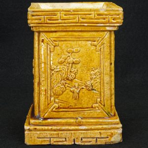 Chinese Ceramic Altar Piece or Vase Late Qing/Republic