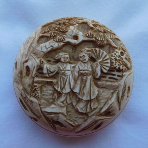 Qing carved Ivory box Amulet