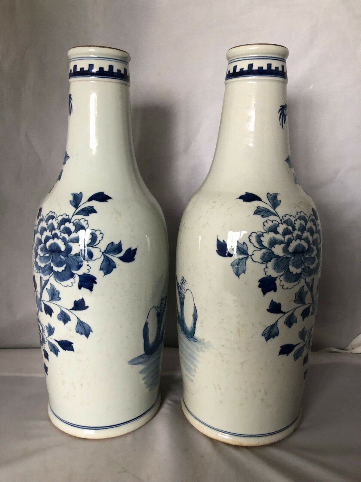 中国古董青白大花瓶（1对）“16”（H）#MD394 - BidamountLive