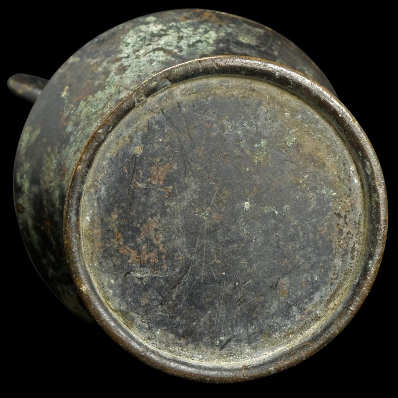 Bottom Ming/Qing Bronze Scholar Vase