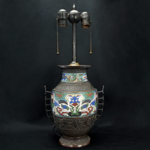 Lampe en bronze Champlevé archaïque japonaise vers 1920