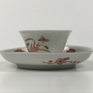 Early and High-Quality Japanese Porcelain Cup and Saucer Circa 1690-1710, Hand-Painted in Red and Gold