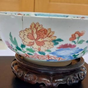 Antique Chinese Famille Rose bowl-Qianlong period