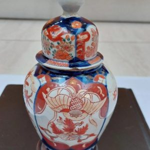 Japanese Imari vase 19th century Meiji period