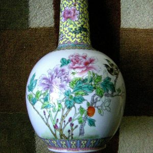 Vase en porcelaine Fine Antique Chinese Enamel Famille Rose